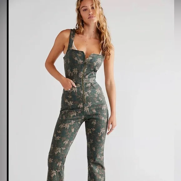 Free People We the Free green floral CRVY 2nd Ave One Piece jumpsuit jumper sz14 - Picture 2 of 8